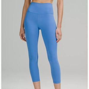 Aligns high rise crop